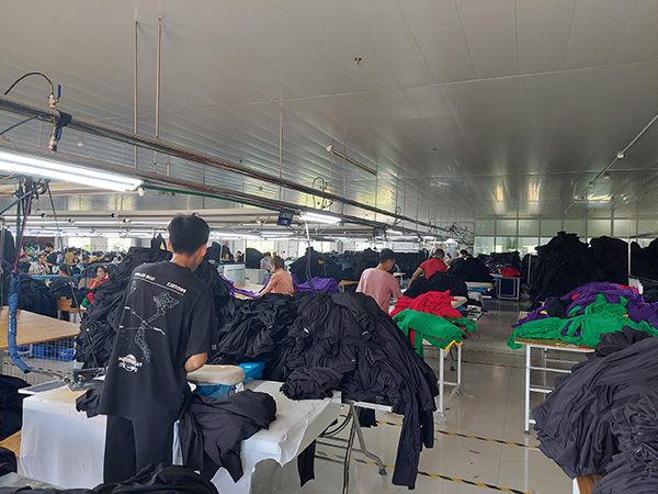 Công Ty Cổ Phần Sản Xuất Và Thương Mại Huy Tài